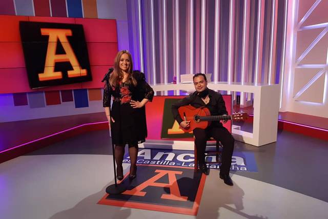 En televisión