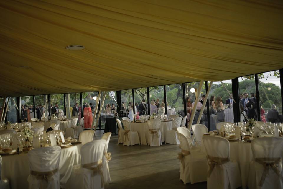 Boda en la carpa