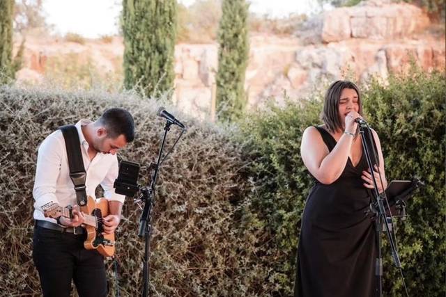 Cantando en el aperitivo
