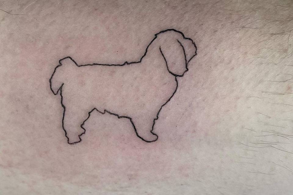 Tatuaje de línea fina