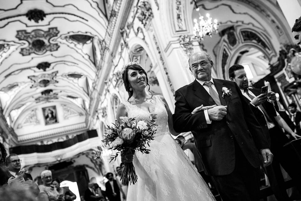 Entrada de la novia a la ceremonia