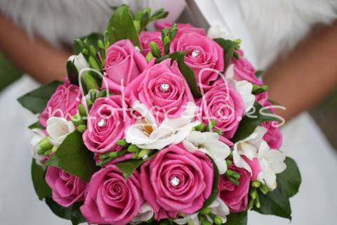 Bouquet de rosas con perlas