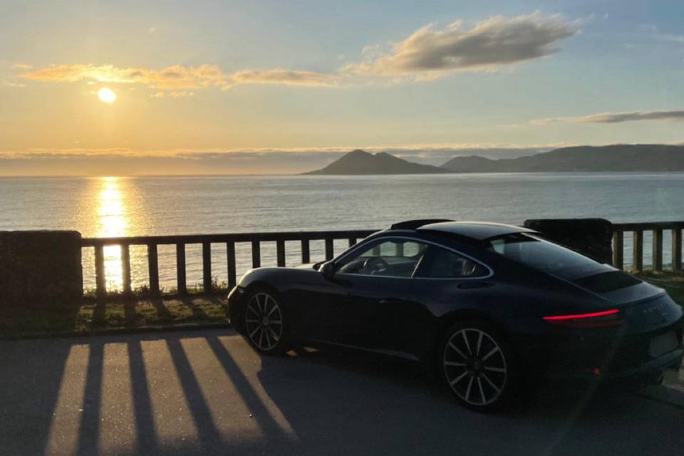 Porsche 911 atardecer