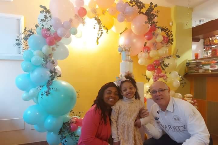 Photocall con globos y flores