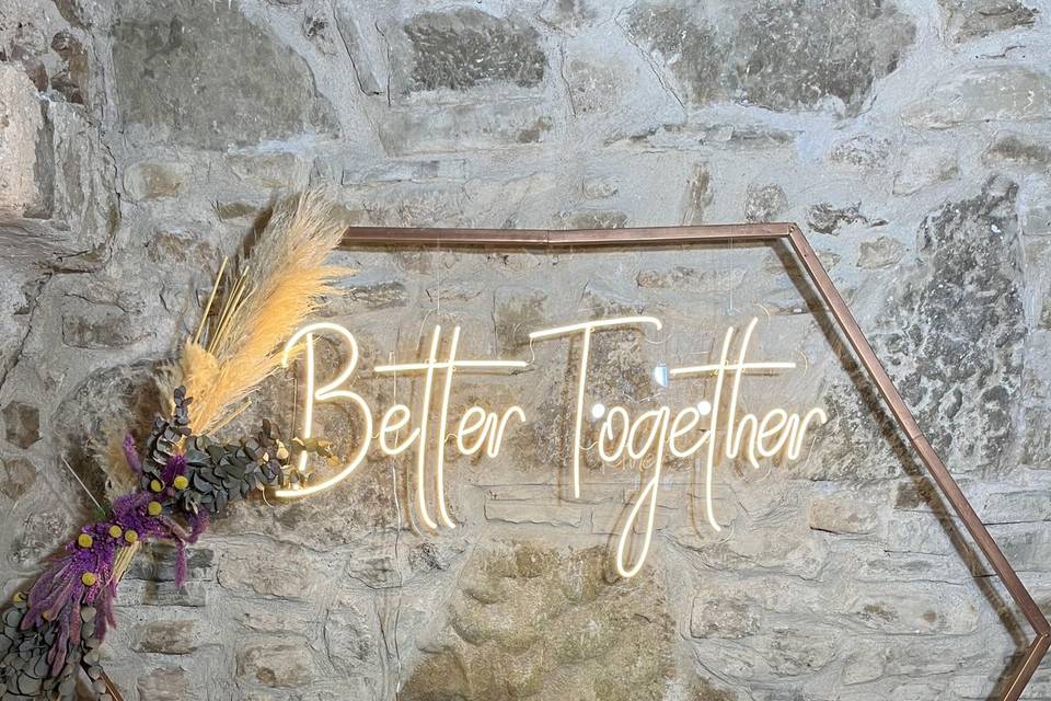 Neón Better together