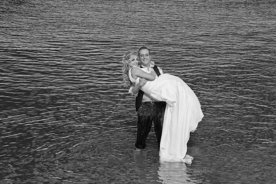 Postboda en el mar