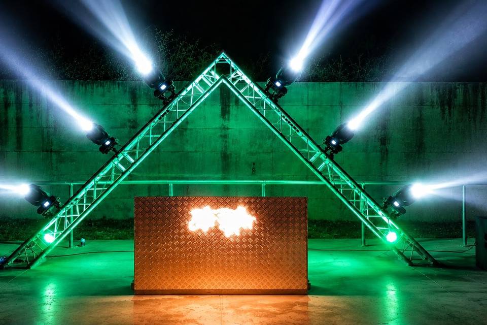 DELUXE FULL TRUSS PIRAMIDE XL