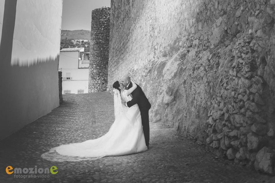 Postboda entre murallas