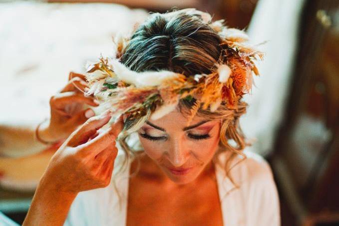 Davinia con su corona de novia