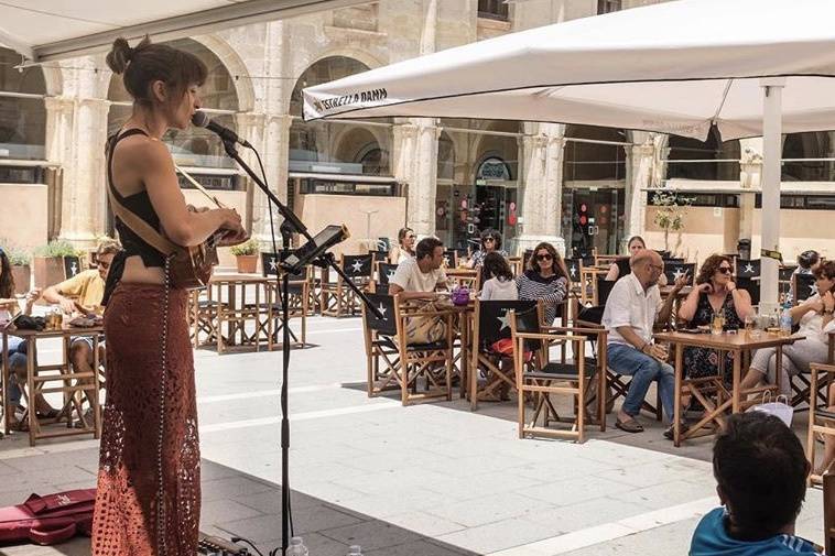 Amenizando un aperitivo