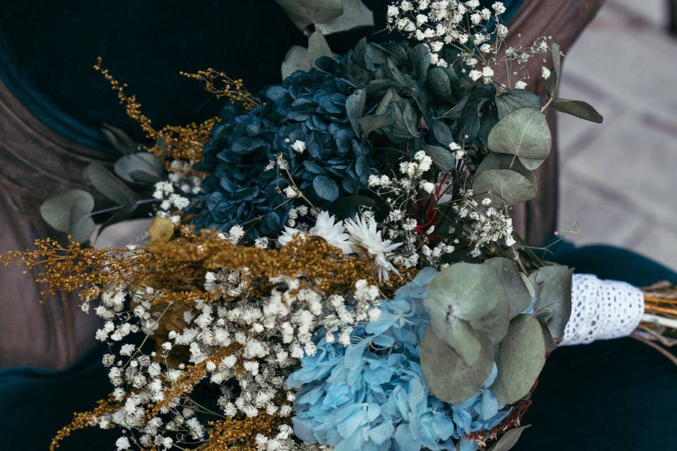 Ramo con flores eternas – Floreate