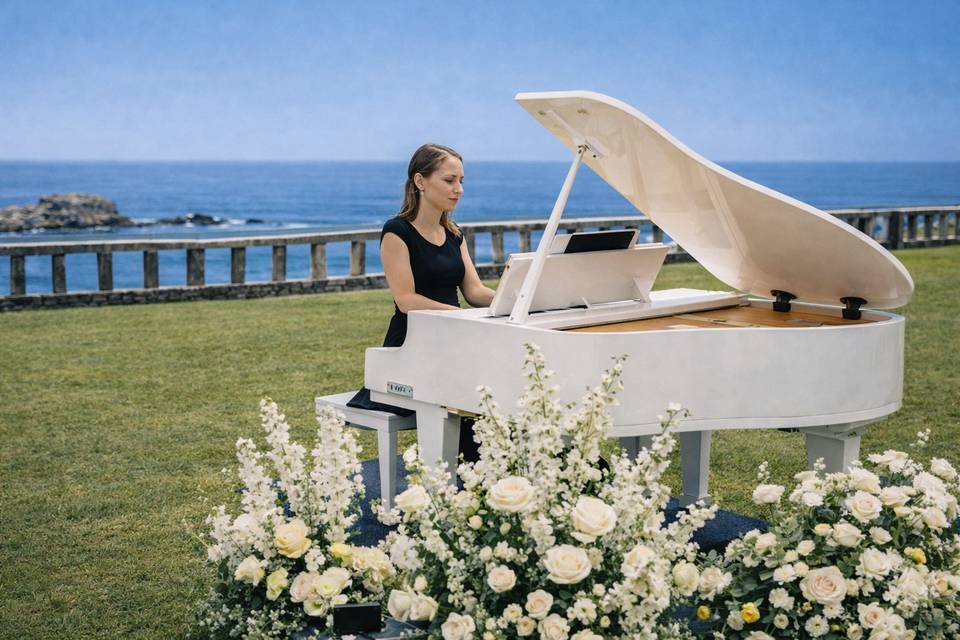 Piano cola blanco