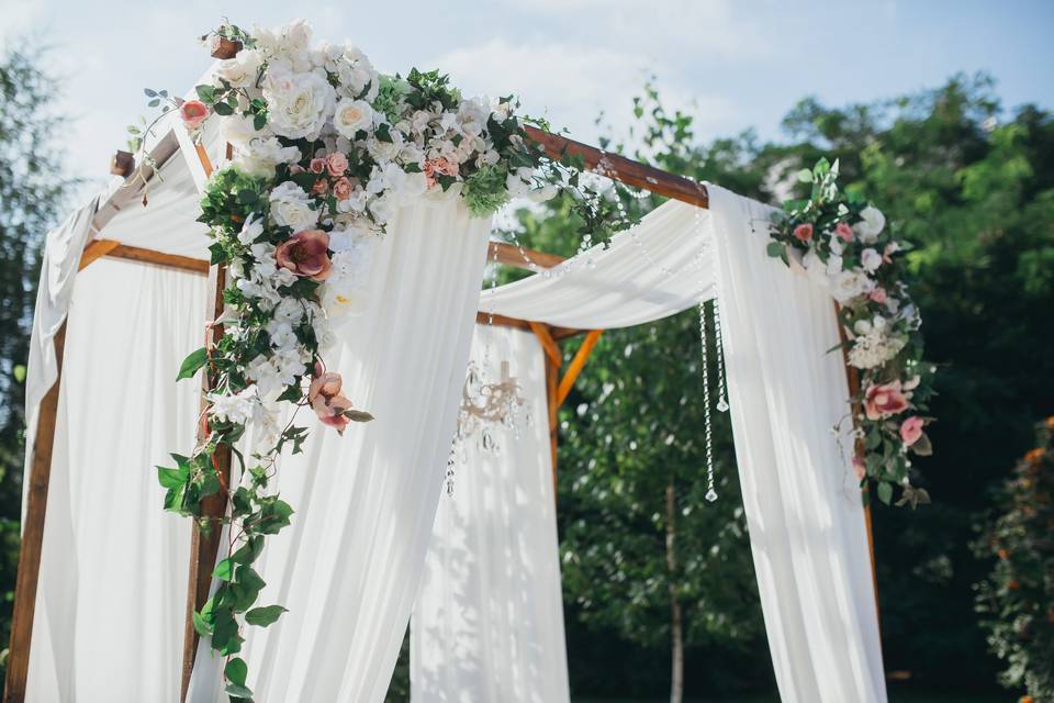 Gazebo floral