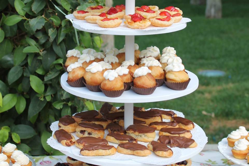 Tarta de boda de tres pisos