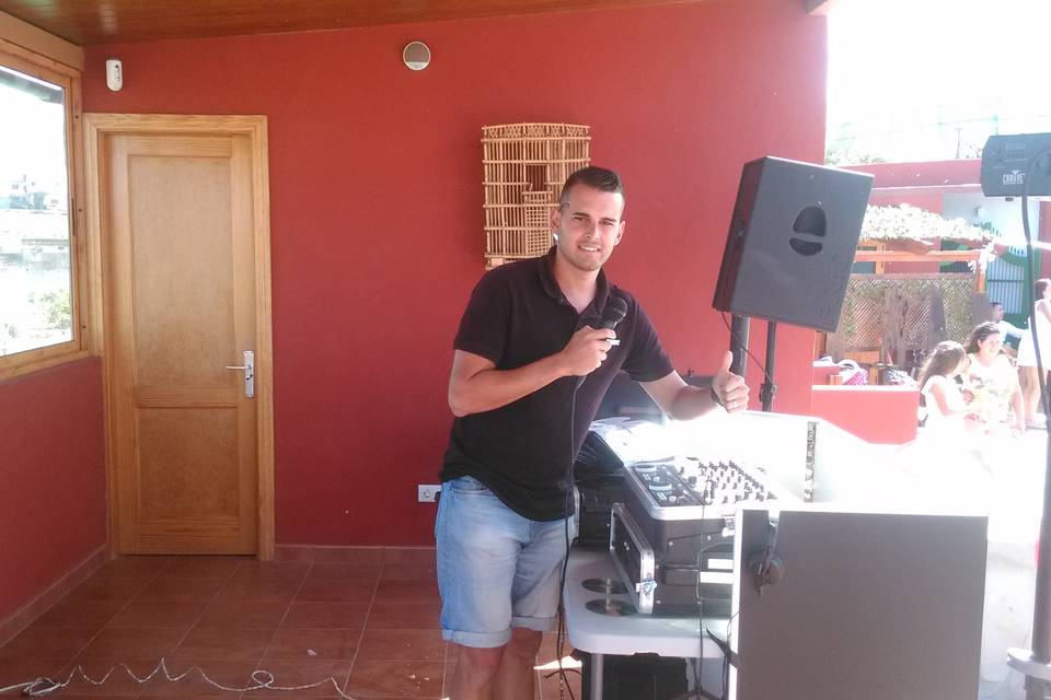 DJ en bautizo