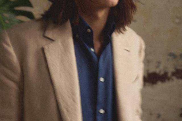 Traje y camisa de lino