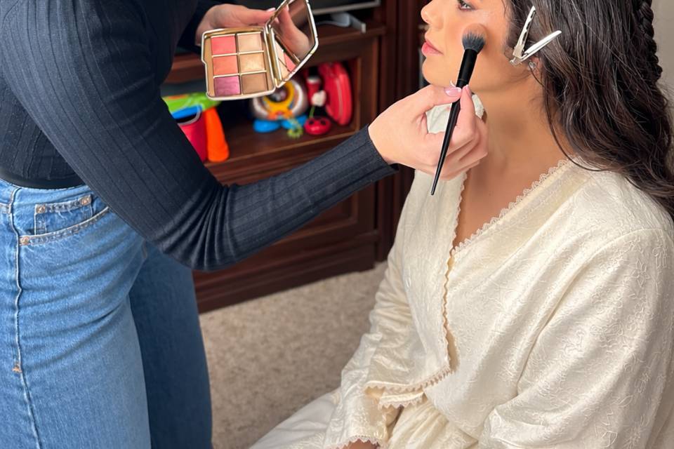 Soraya Zamorano Pro-Makeup