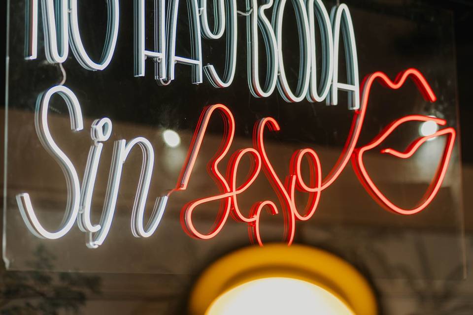 Neón