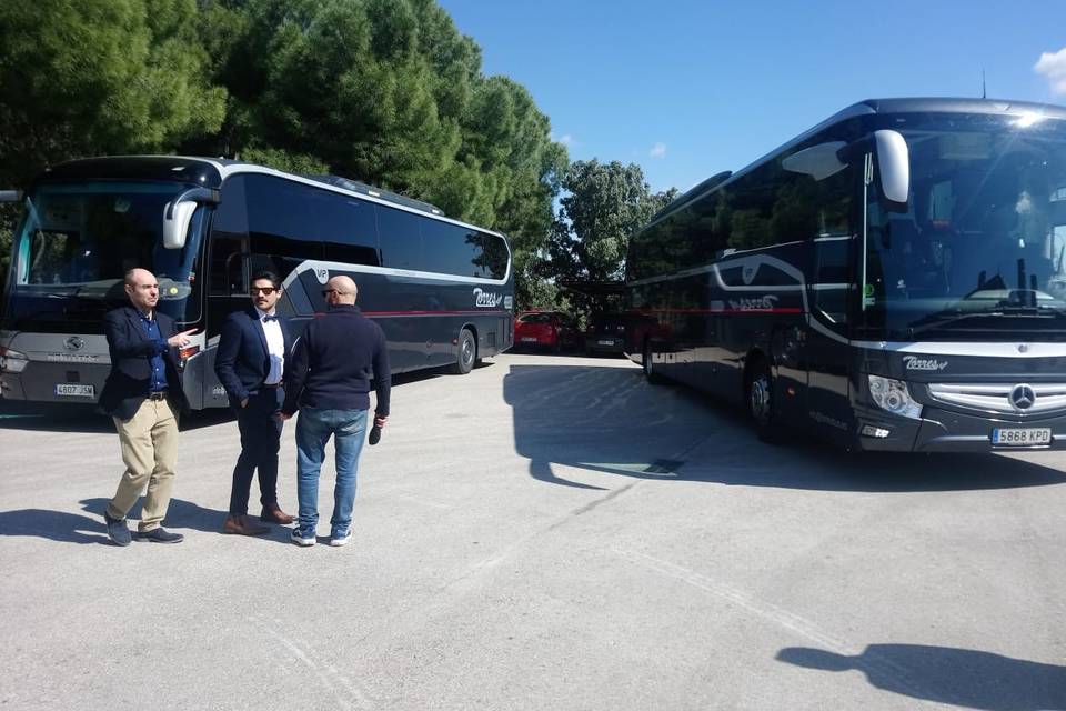 Autobús VIP para bodas de 50 plazas