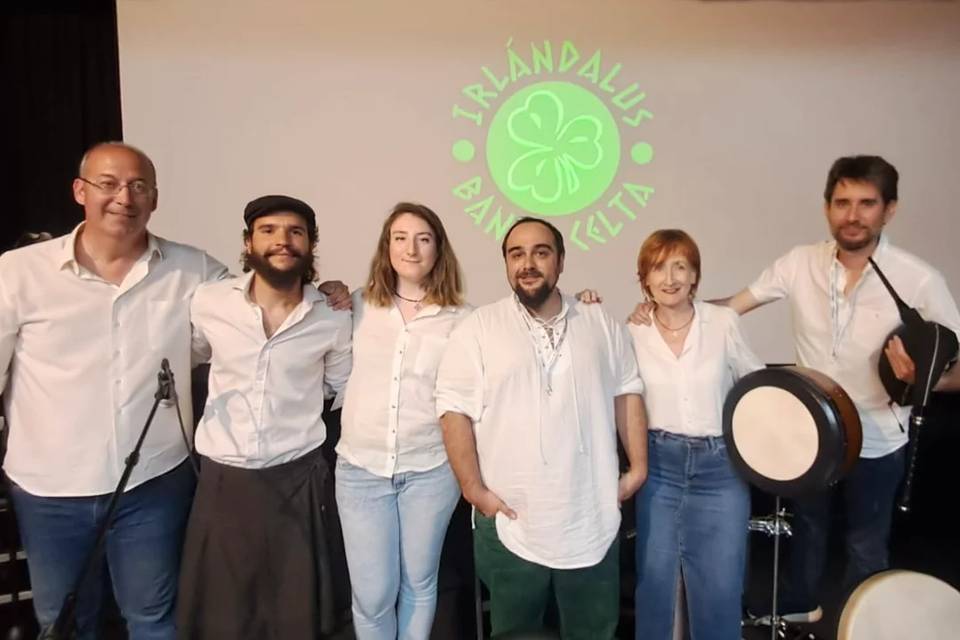 Actuación grupo completo.