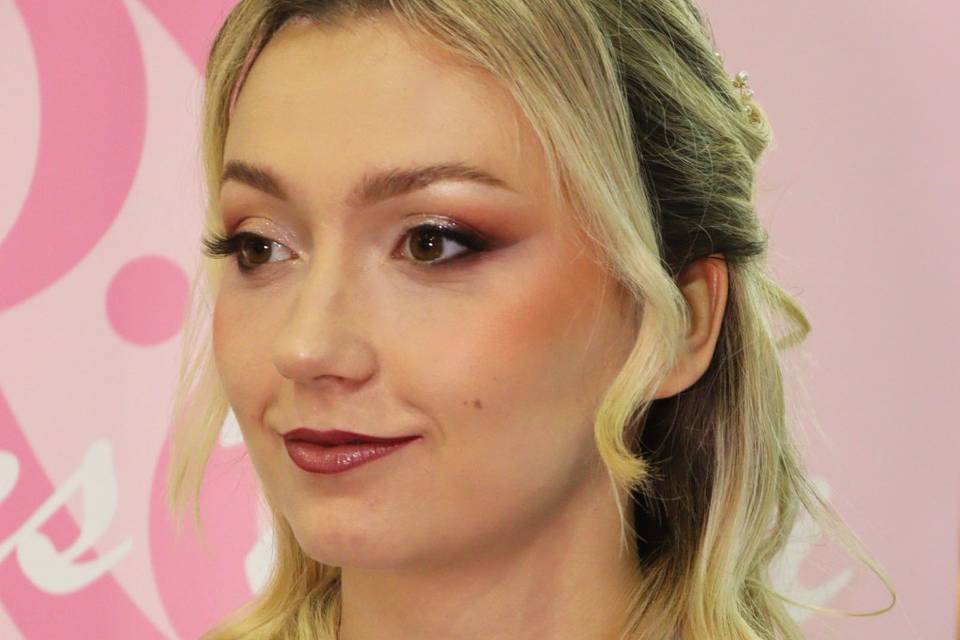 Maquillaje y peinado novia