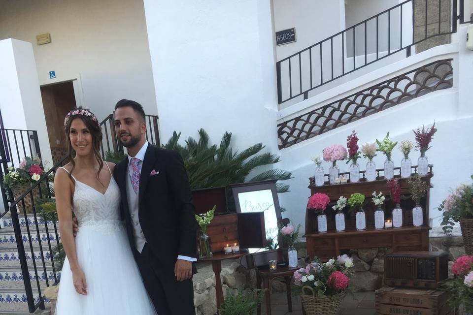 Novios en la escalera