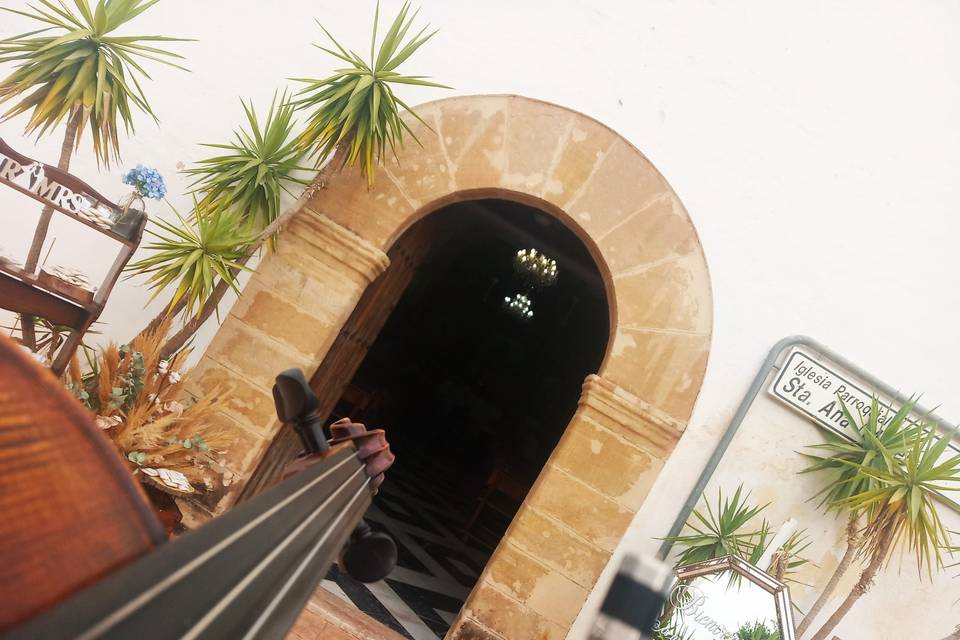Apuntando a la Iglesia