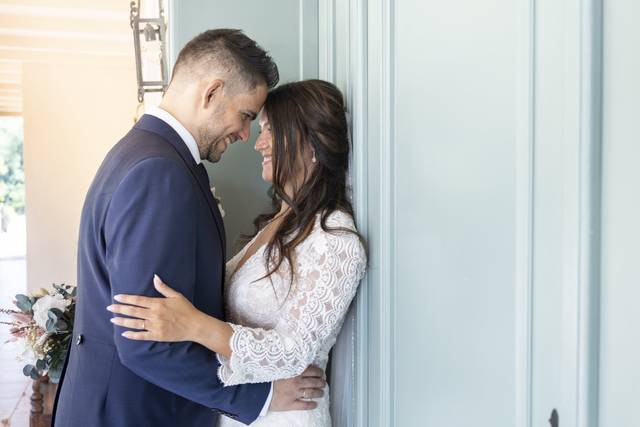 Novios y miradas complices
