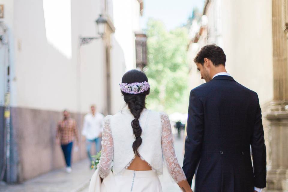 Vestido de novia y sobrefalda