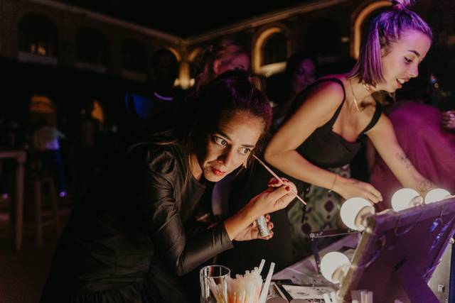 Glitter bar