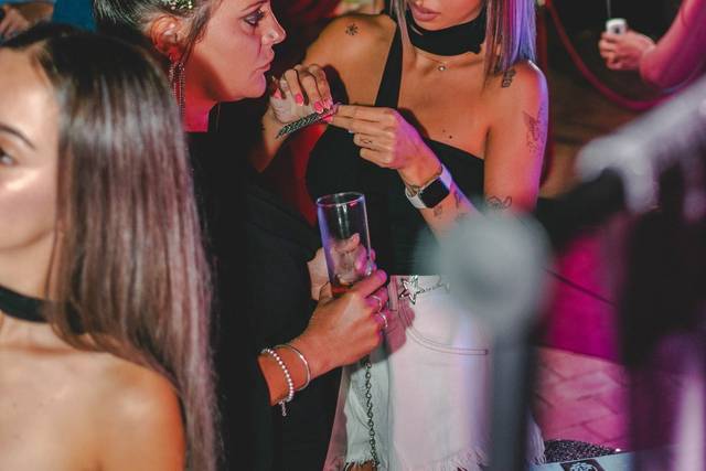 Glitter bar