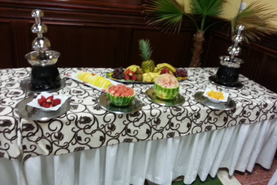 Fuentes de chocolate con fruta