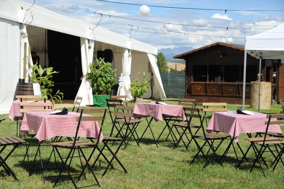 Exteriores de la carpa
