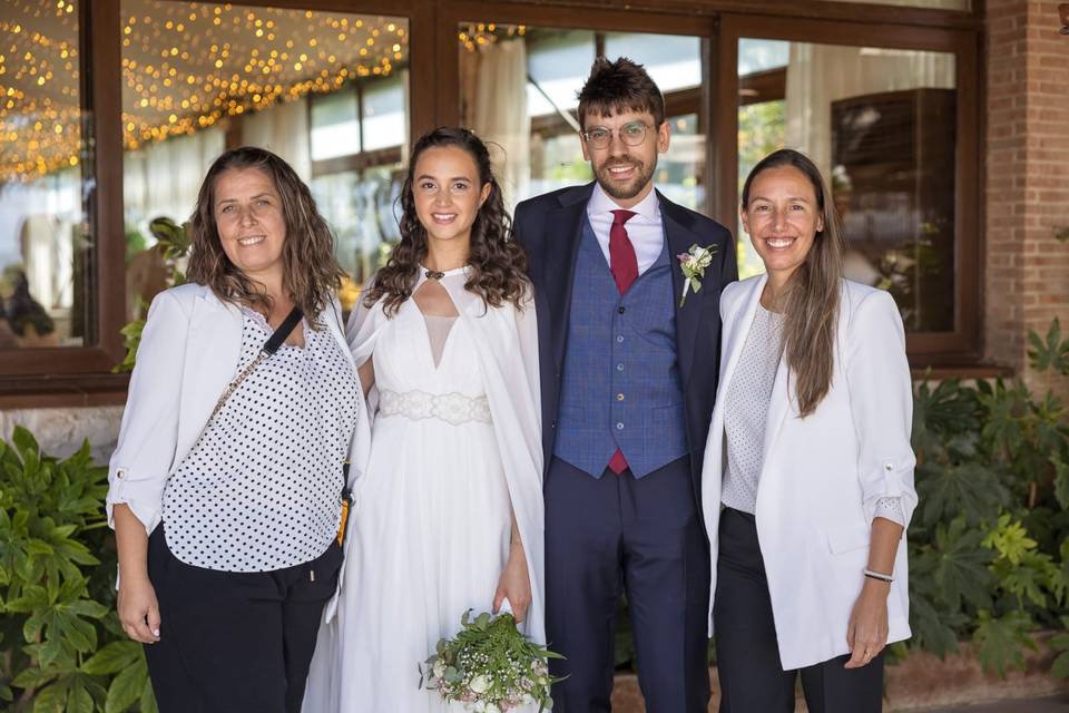 Equipo wedding con novios
