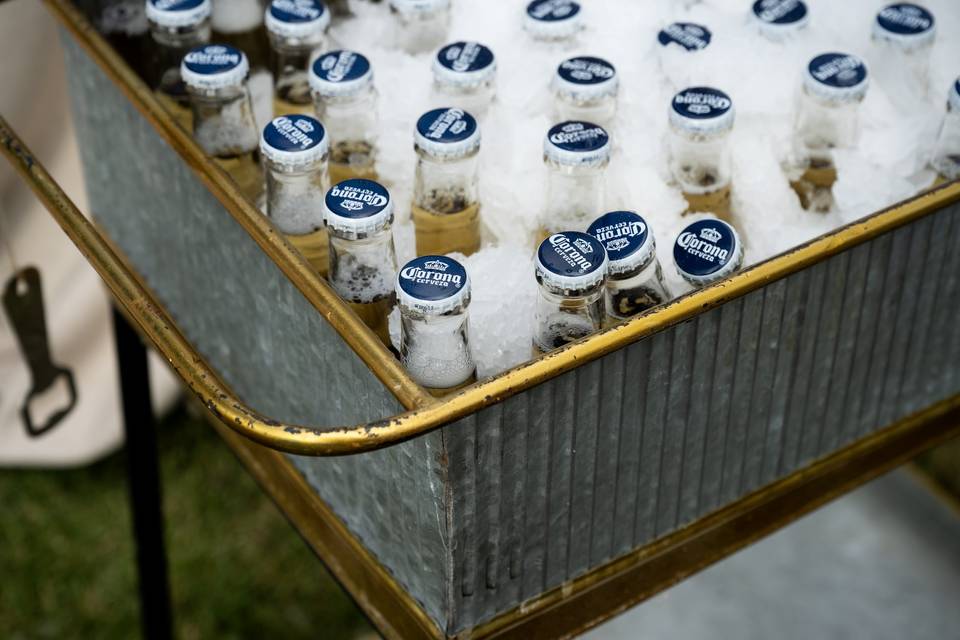 Detalle latón cervezas