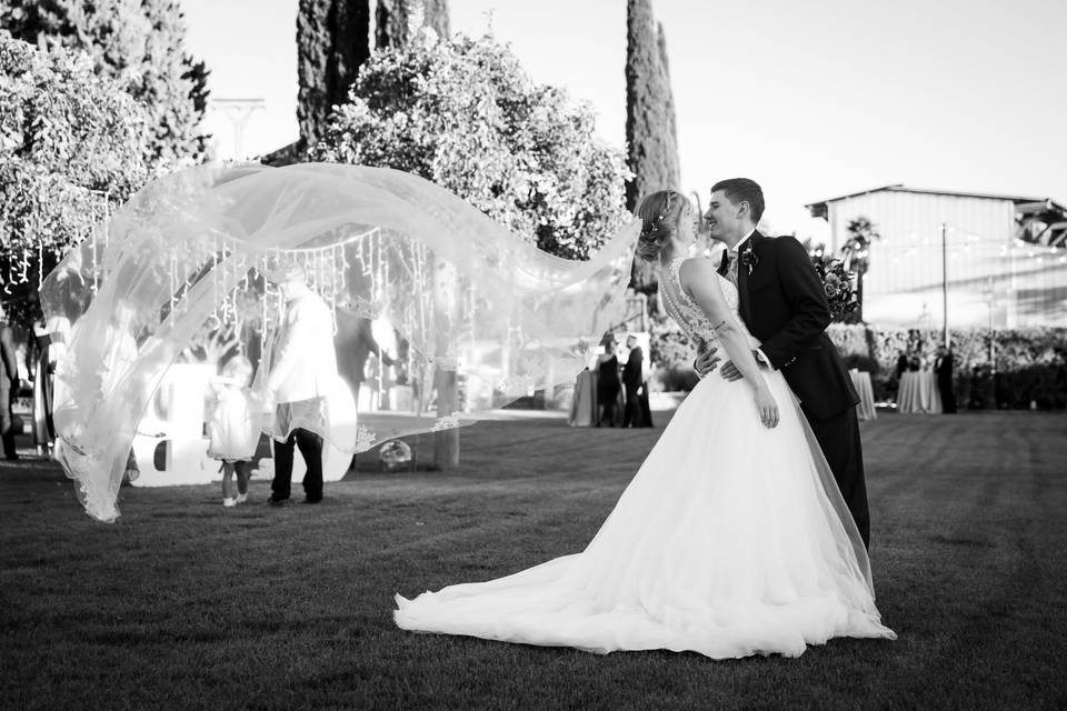 Novios en el jardin