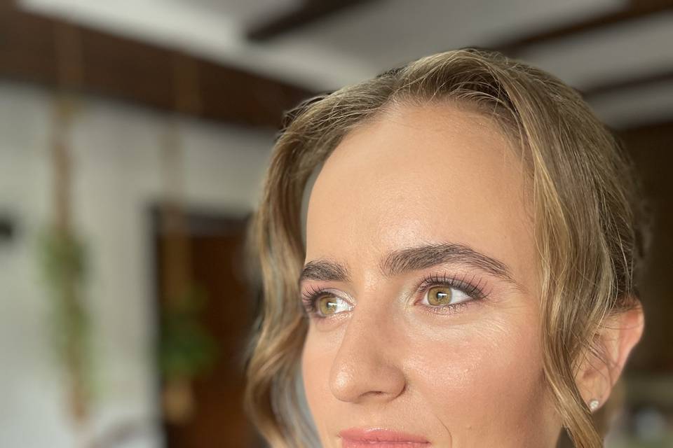 Novia y si maquillaje