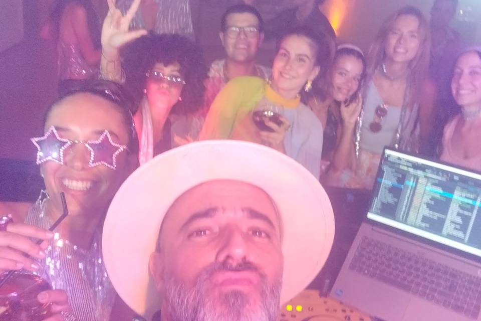 DJ boda música cocktail