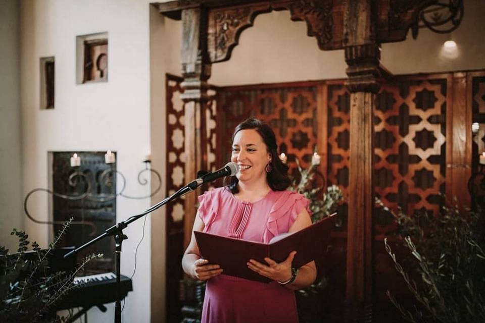 Teresa Cano - Oficiante de Ceremonias