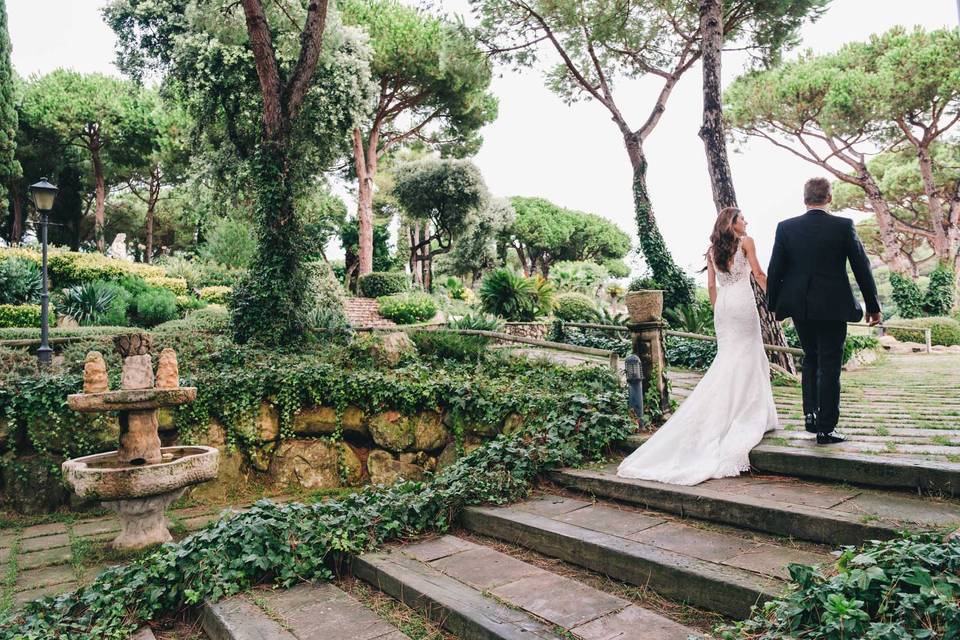 Novios en el jardín