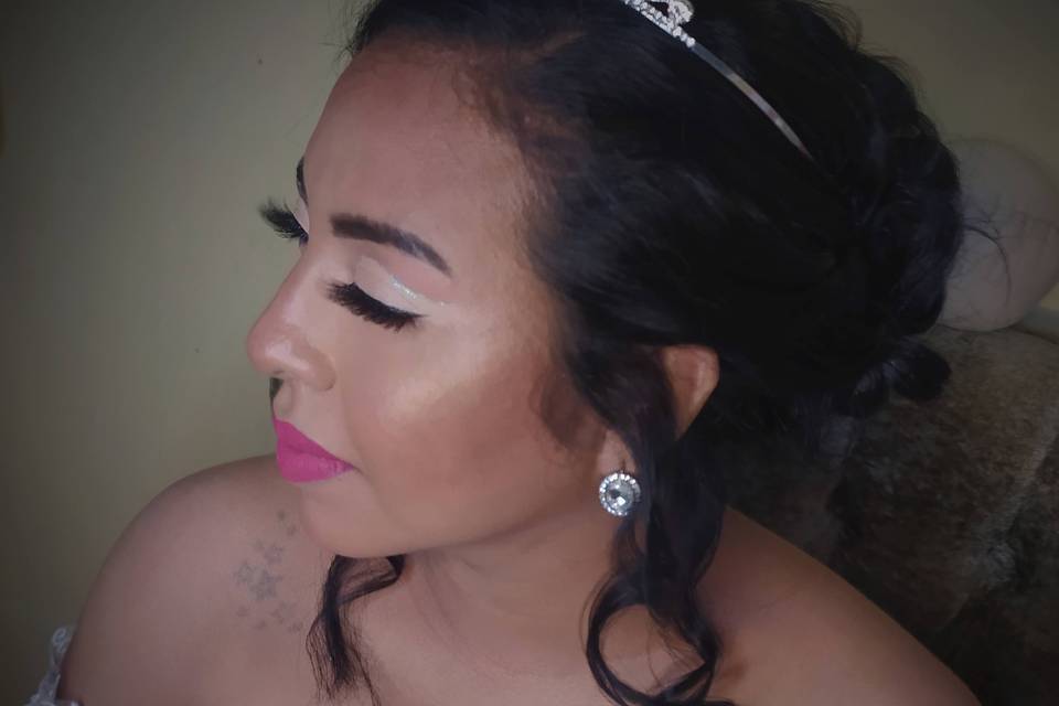 Maquillaje y peinado de novia