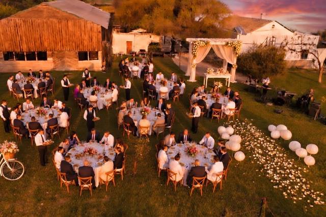 El banquete con atardecer