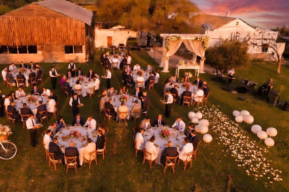 El banquete con atardecer