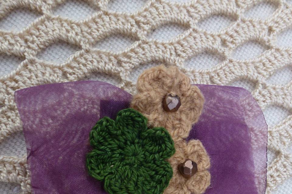 Broche con tul malva