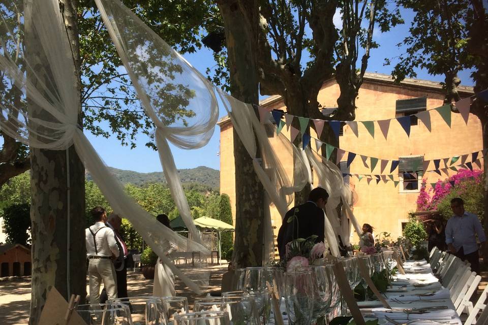 Mesa toscana - bajo plataneros