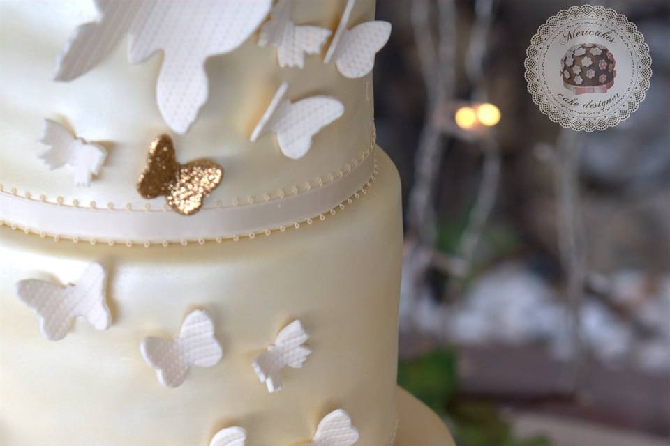 Butterflies&roses weddincake