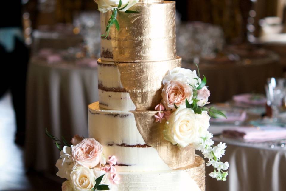 Half Cut Wedding Cake