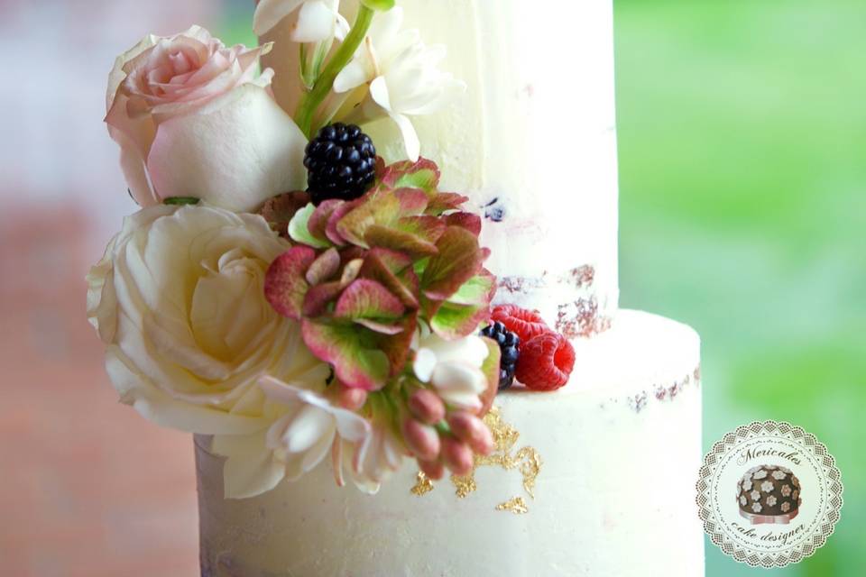 Cream Wedding cake