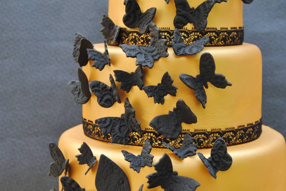 Lace butterfly weddingcake