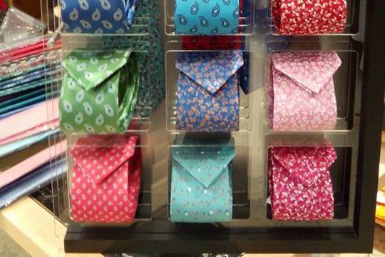Colección de corbatas y pañuelos